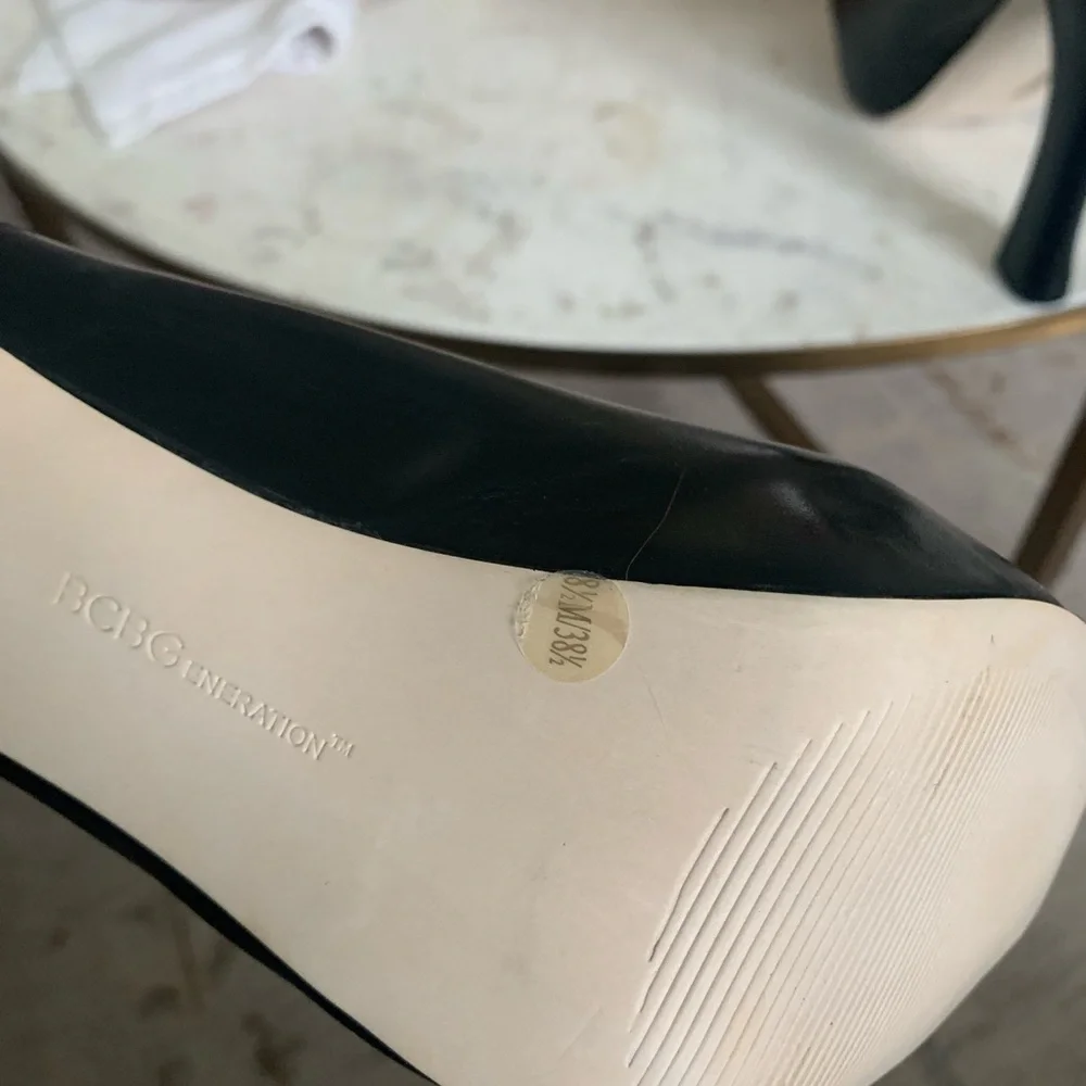 New BCBG Generation Black Heels sz 38.5 - Picture 2 of 6